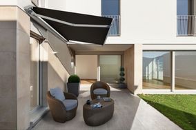 black awning